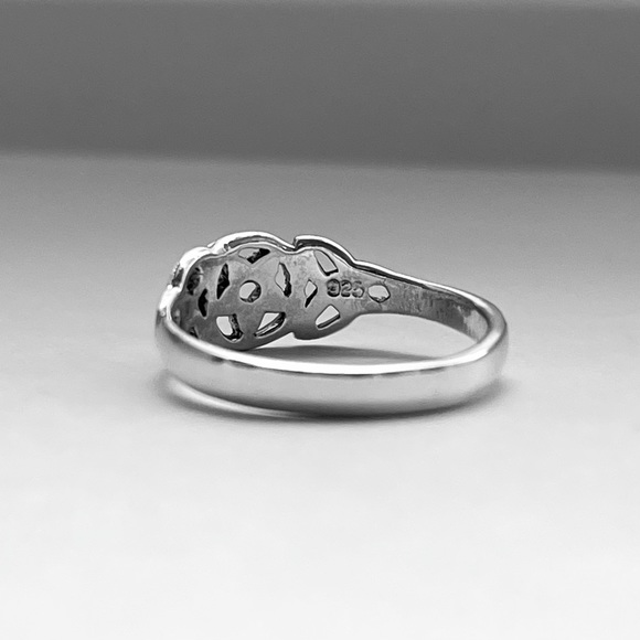 Sterling silver Celtic Triquetra w/ pentagram ring, pentagram ring, Celtic ring - Picture 9 of 9